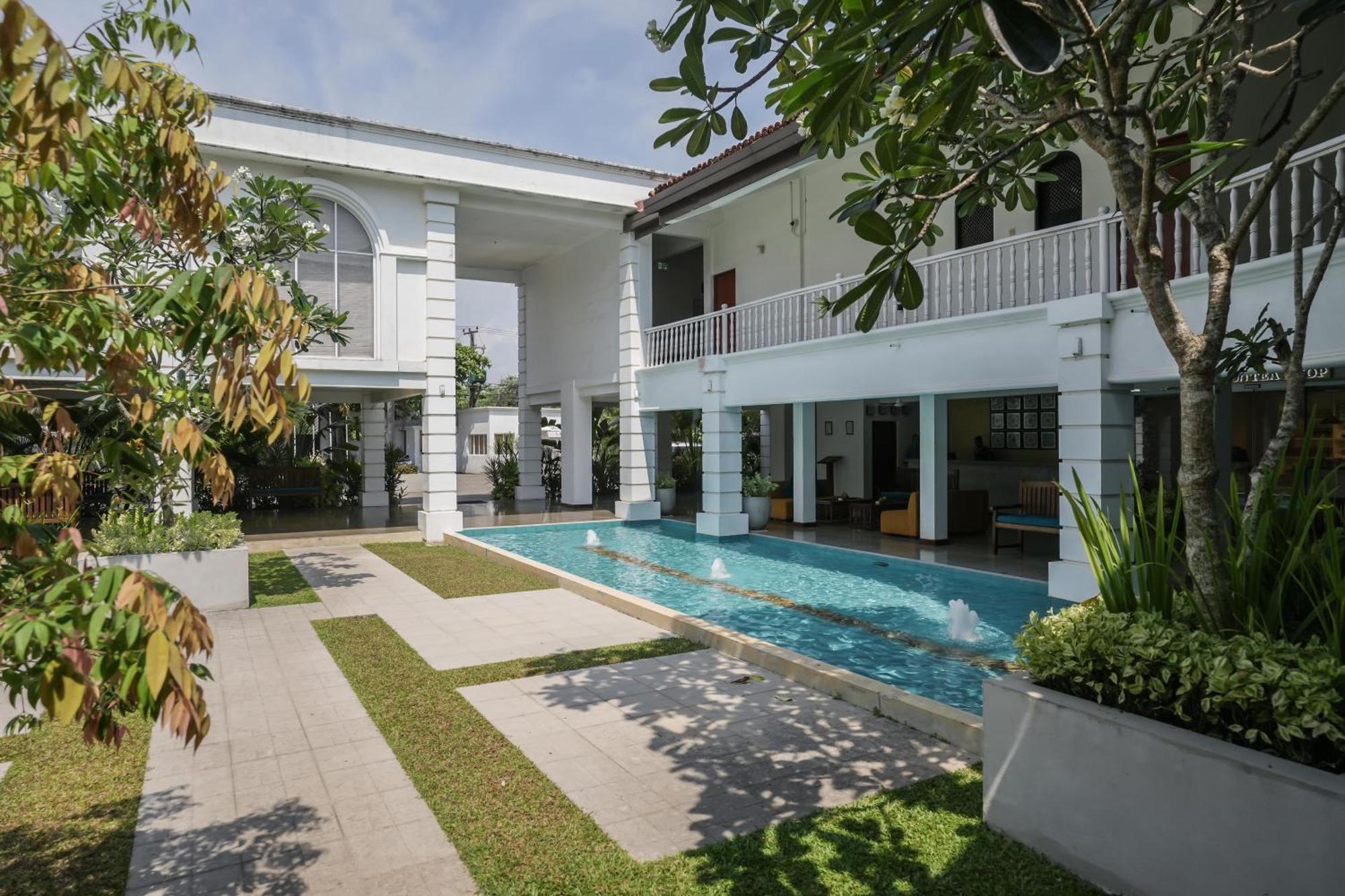 Hibiscus Beach Hotel & Villas Kalutara Exterior photo