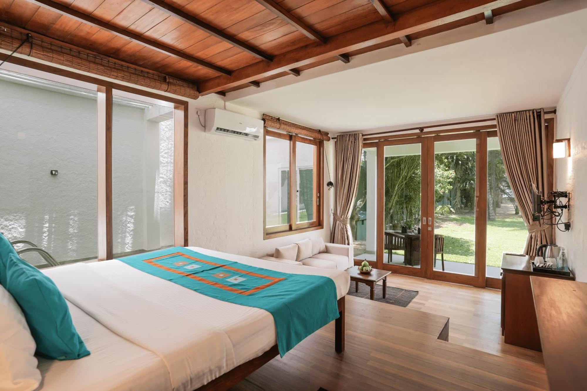 Hibiscus Beach Hotel & Villas Kalutara Exterior photo