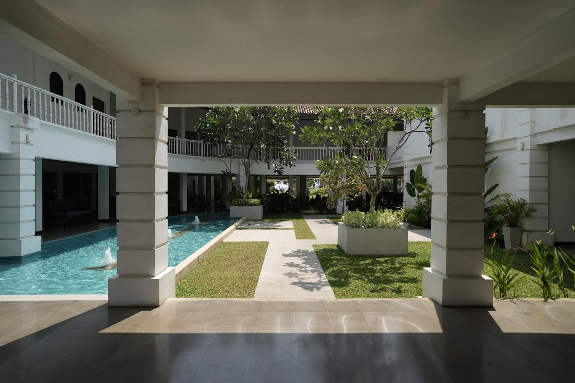 Hibiscus Beach Hotel & Villas Kalutara Exterior photo