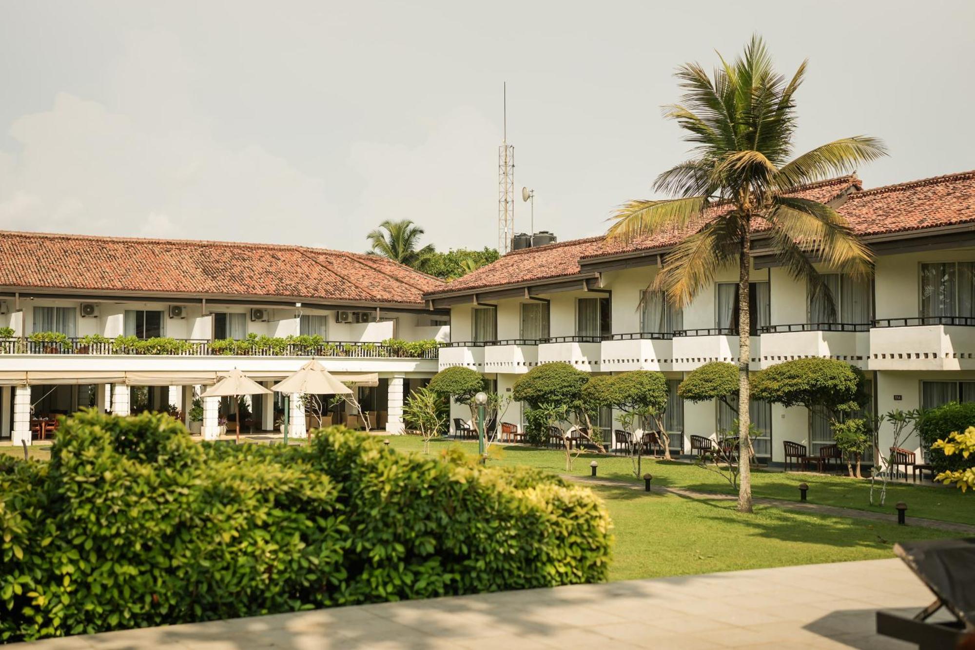 Hibiscus Beach Hotel & Villas Kalutara Exterior photo
