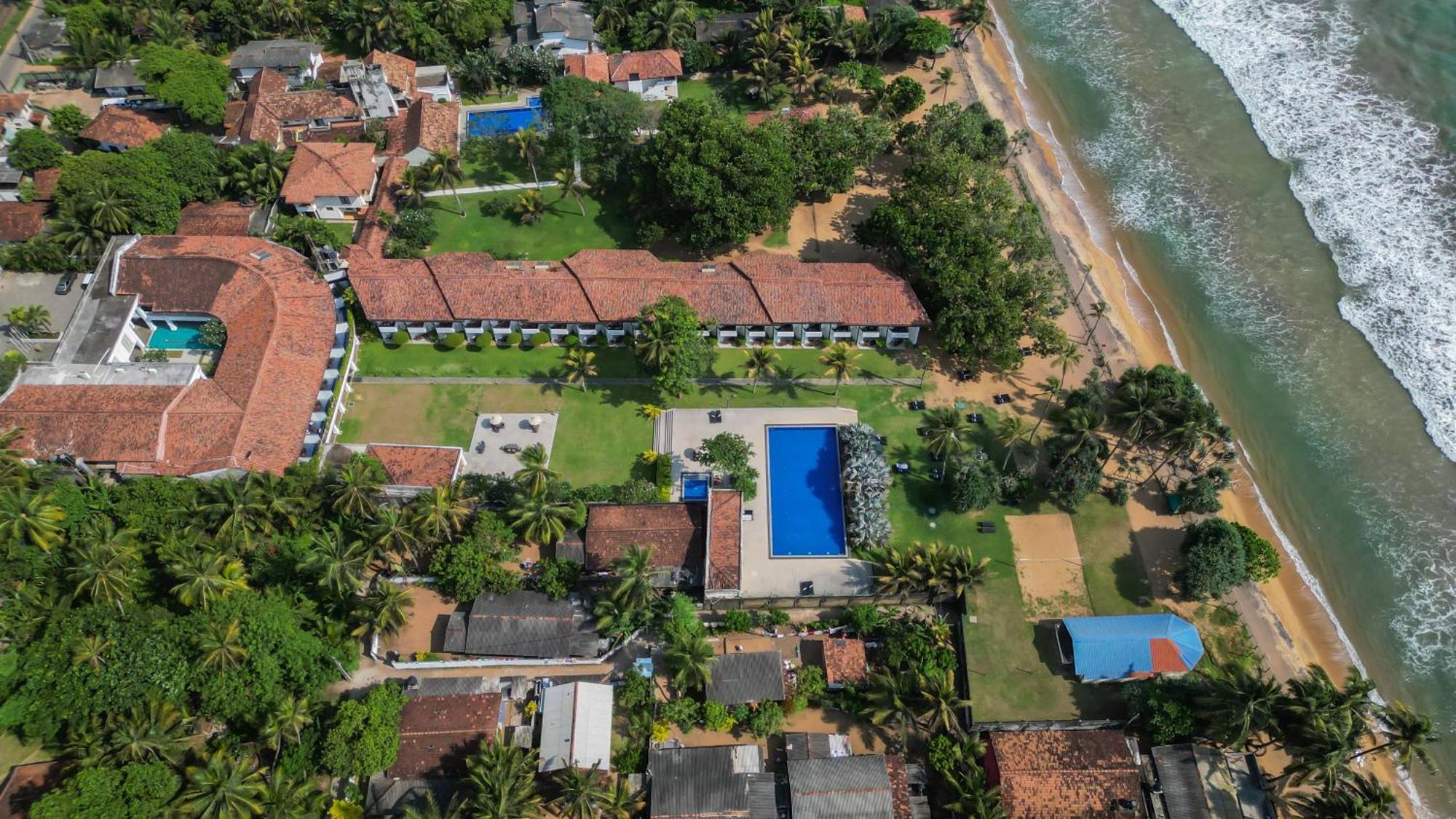 Hibiscus Beach Hotel & Villas Kalutara Exterior photo