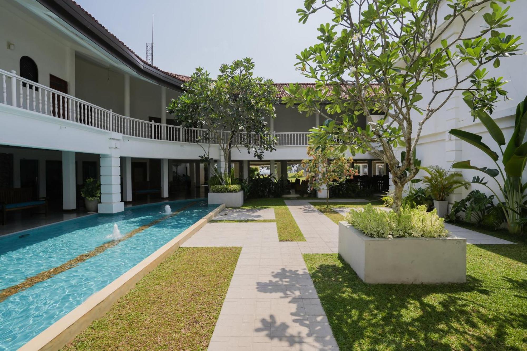 Hibiscus Beach Hotel & Villas Kalutara Exterior photo