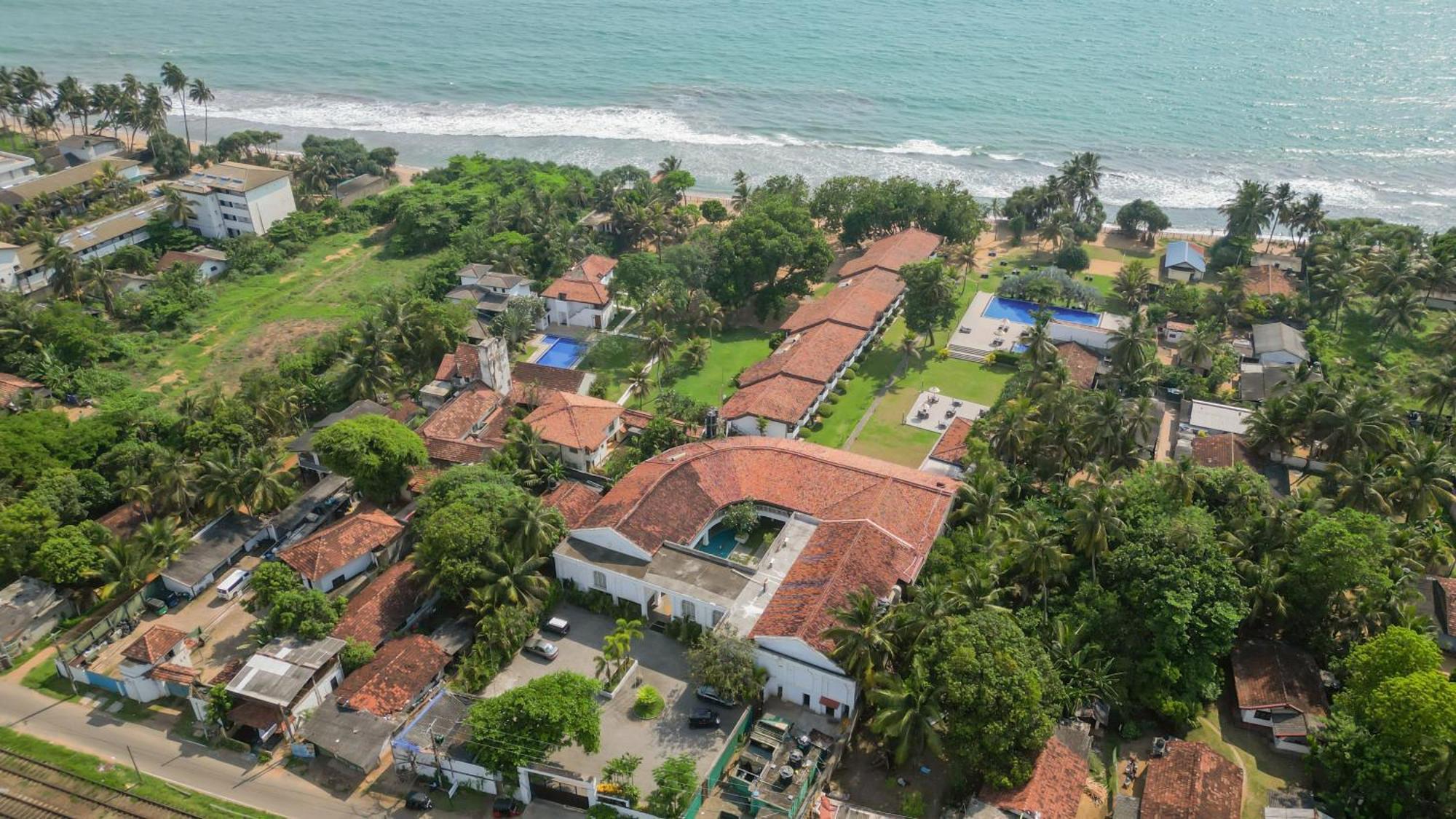 Hibiscus Beach Hotel & Villas Kalutara Exterior photo