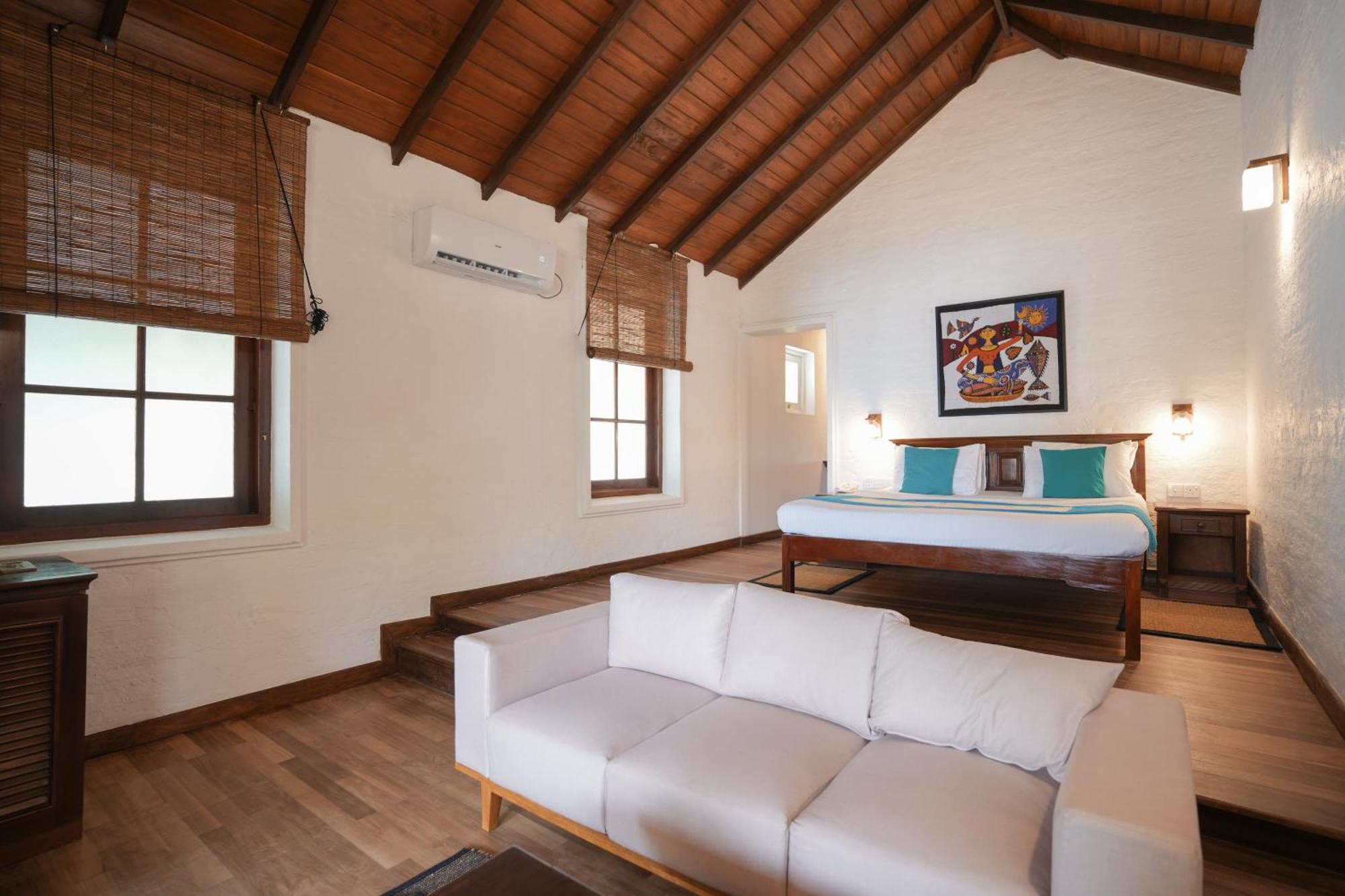 Hibiscus Beach Hotel & Villas Kalutara Exterior photo