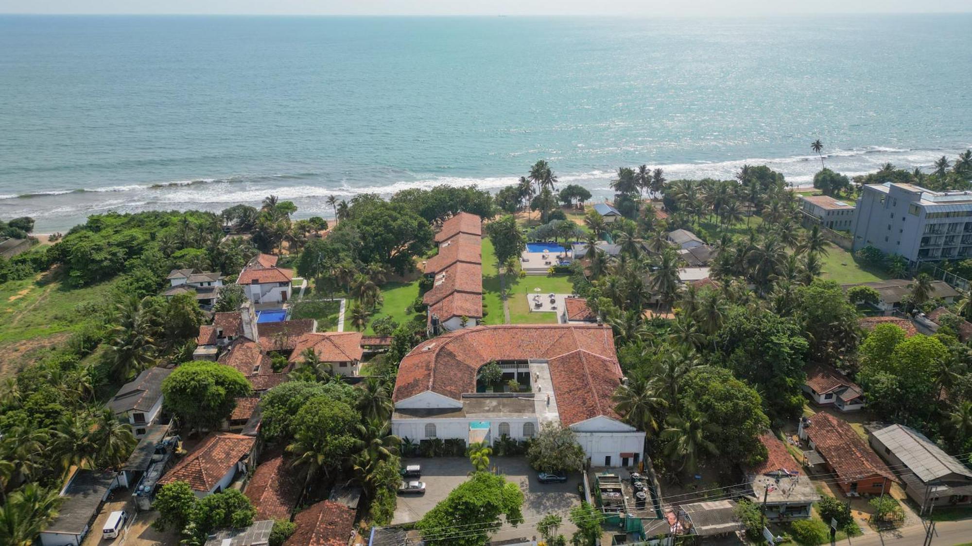 Hibiscus Beach Hotel & Villas Kalutara Exterior photo