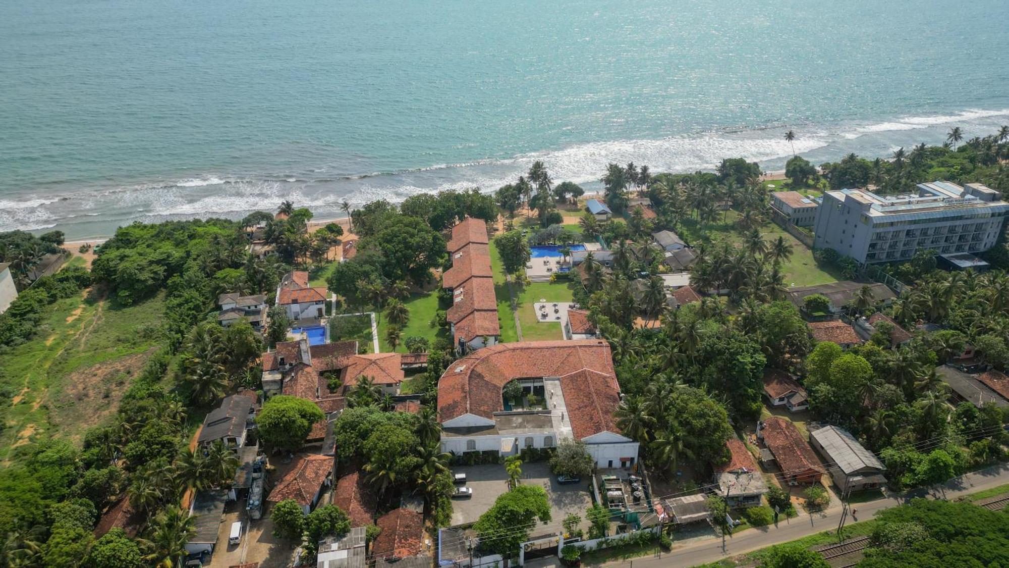 Hibiscus Beach Hotel & Villas Kalutara Exterior photo