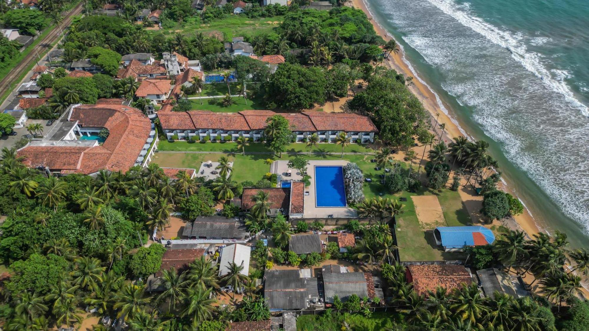 Hibiscus Beach Hotel & Villas Kalutara Exterior photo