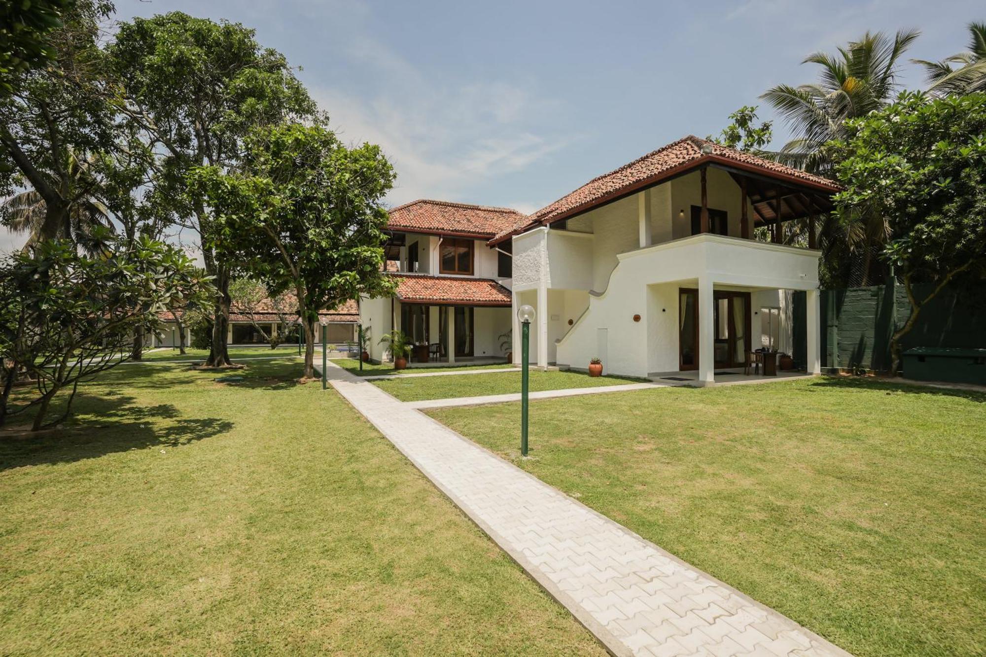 Hibiscus Beach Hotel & Villas Kalutara Exterior photo