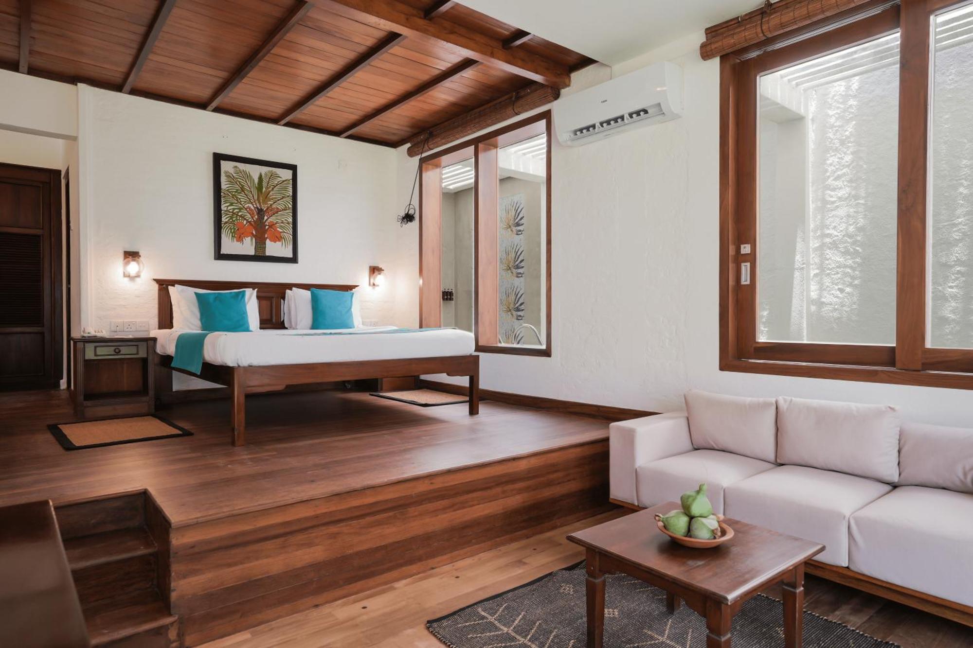 Hibiscus Beach Hotel & Villas Kalutara Exterior photo