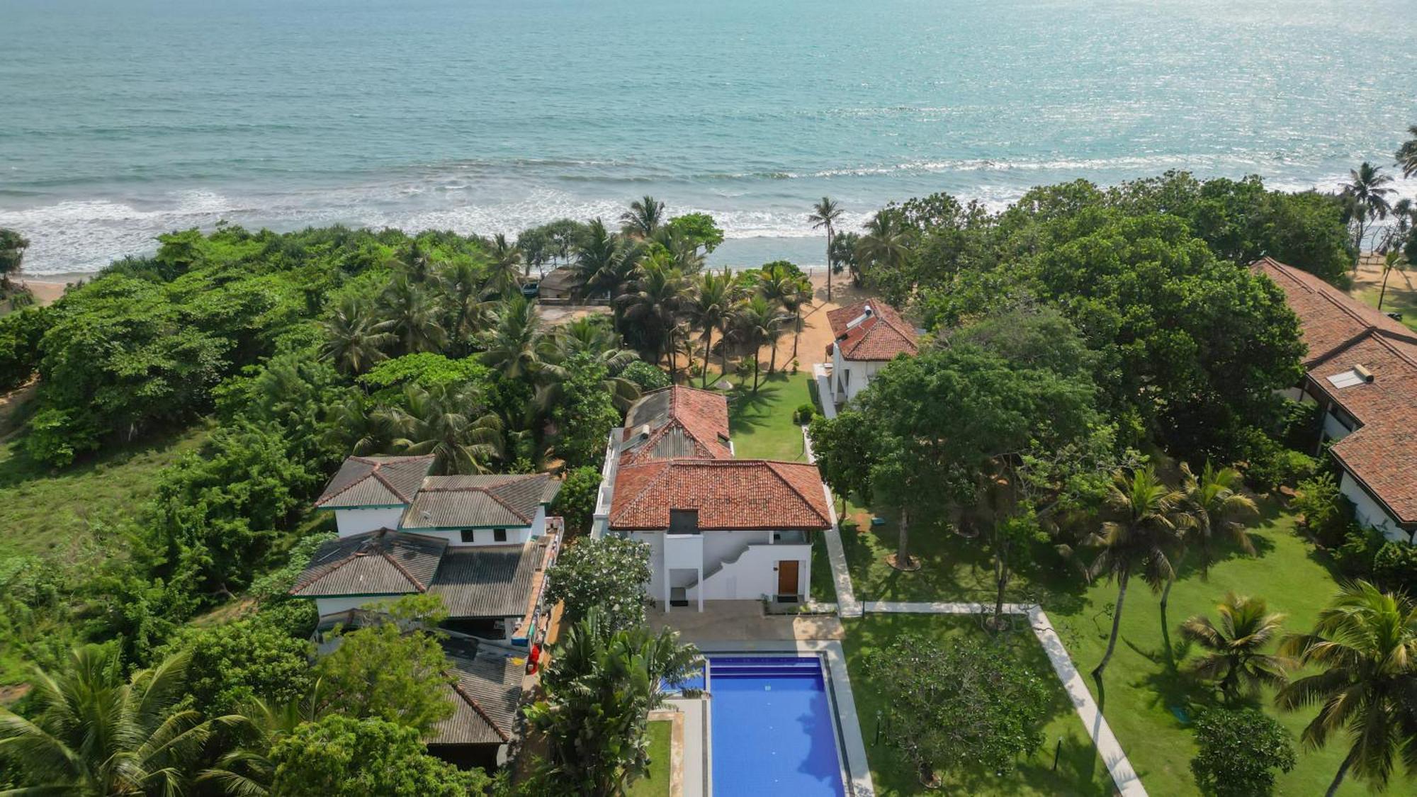Hibiscus Beach Hotel & Villas Kalutara Exterior photo