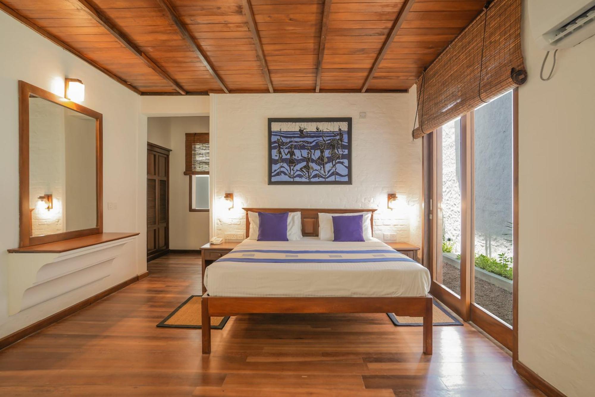 Hibiscus Beach Hotel & Villas Kalutara Exterior photo