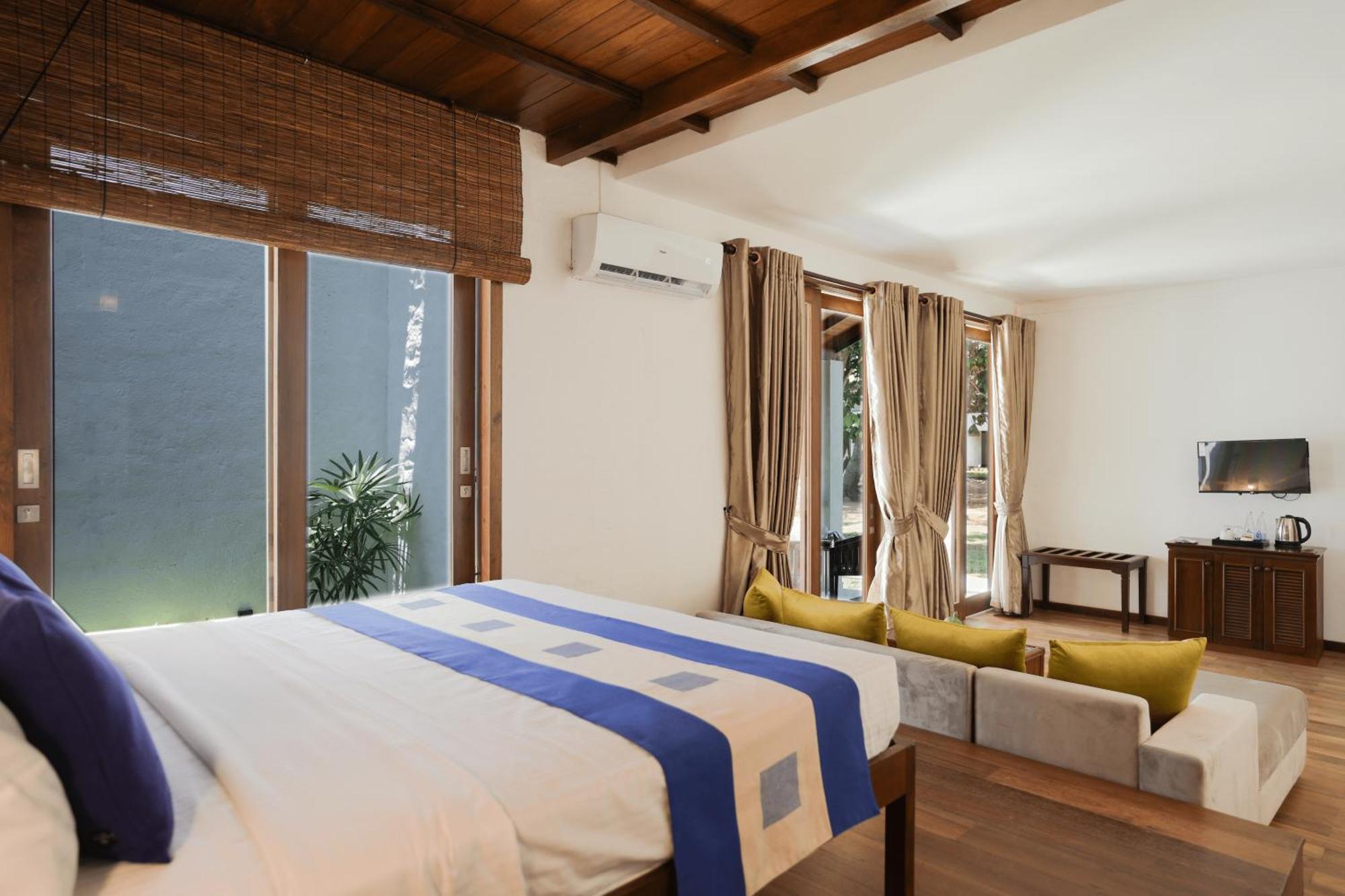 Hibiscus Beach Hotel & Villas Kalutara Exterior photo