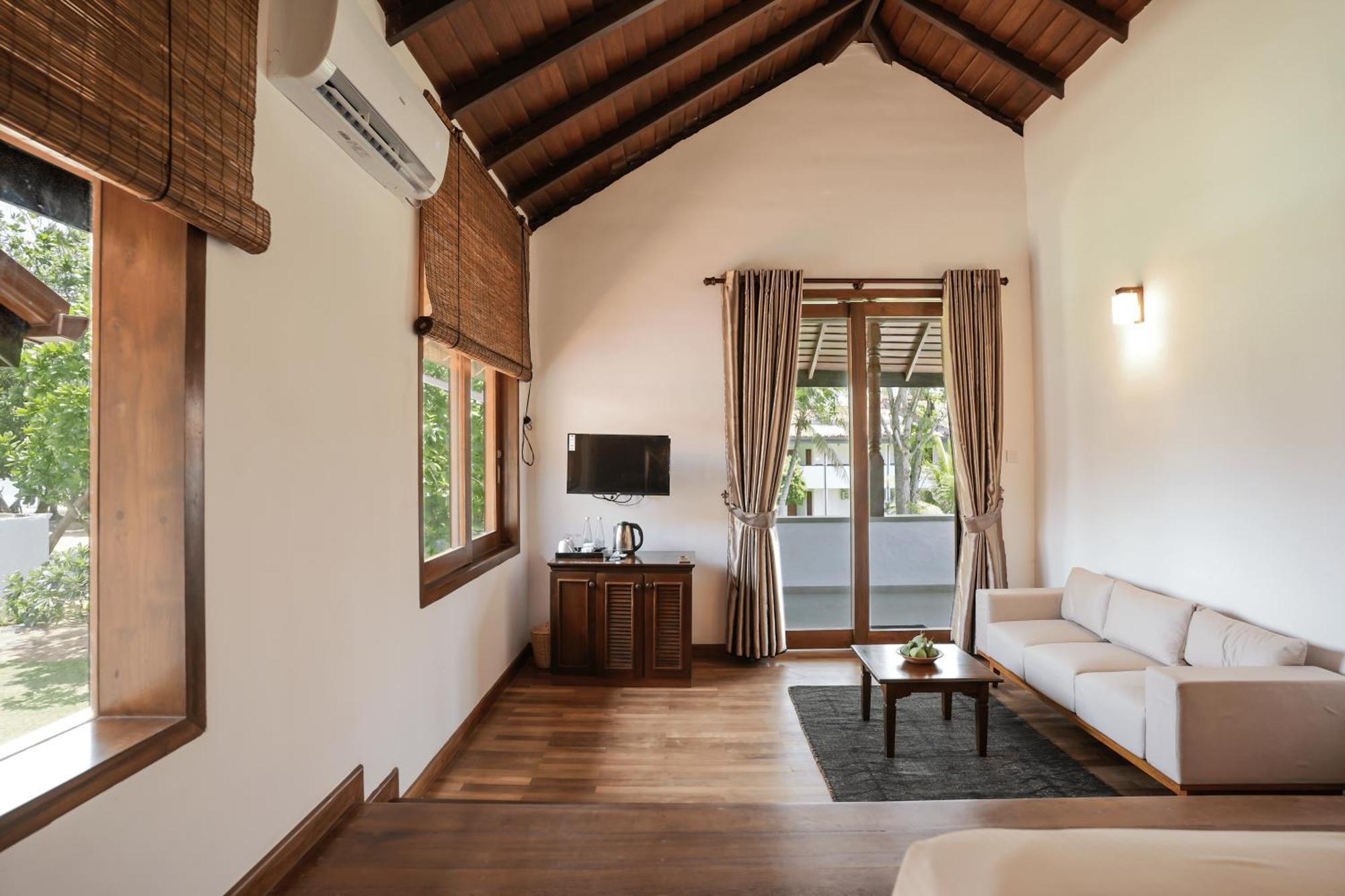 Hibiscus Beach Hotel & Villas Kalutara Exterior photo
