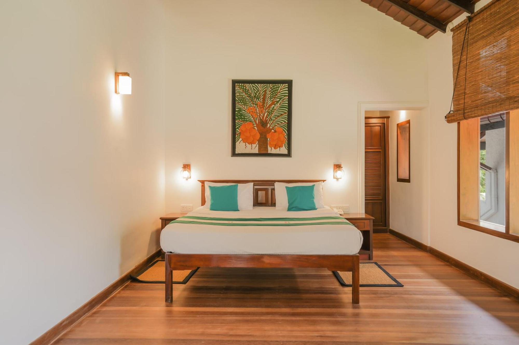 Hibiscus Beach Hotel & Villas Kalutara Exterior photo