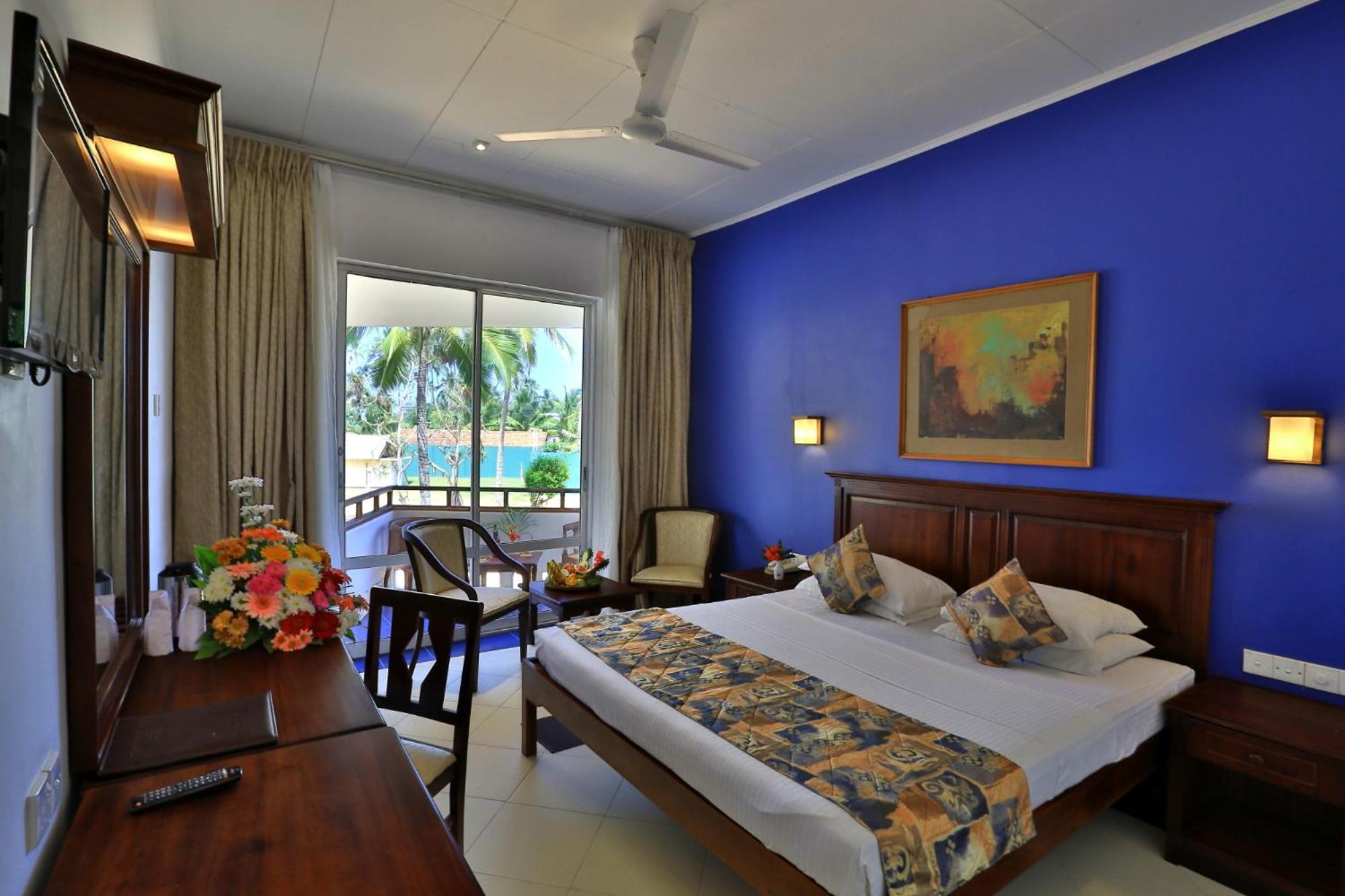 Hibiscus Beach Hotel & Villas Kalutara Exterior photo