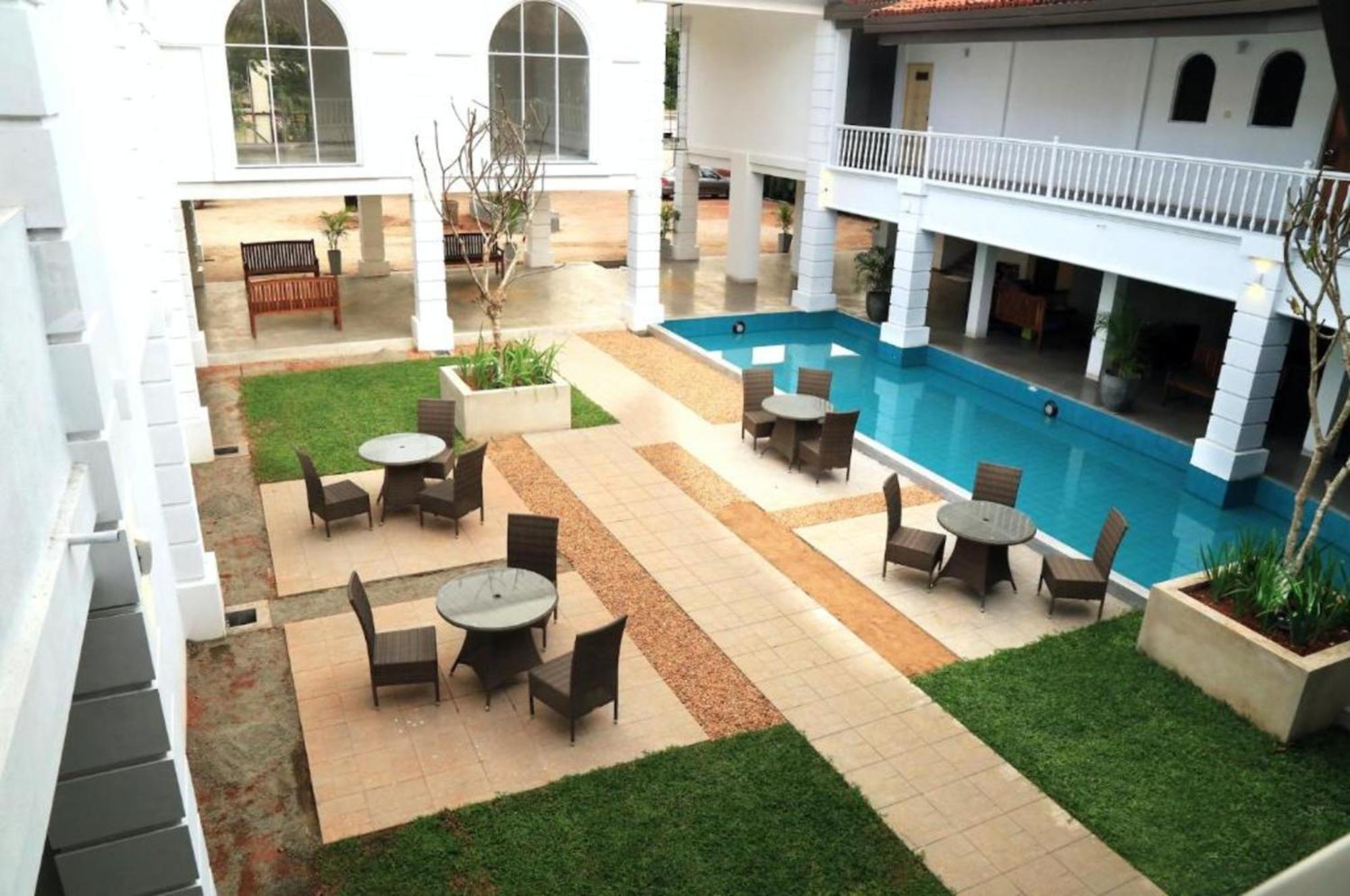 Hibiscus Beach Hotel & Villas Kalutara Exterior photo