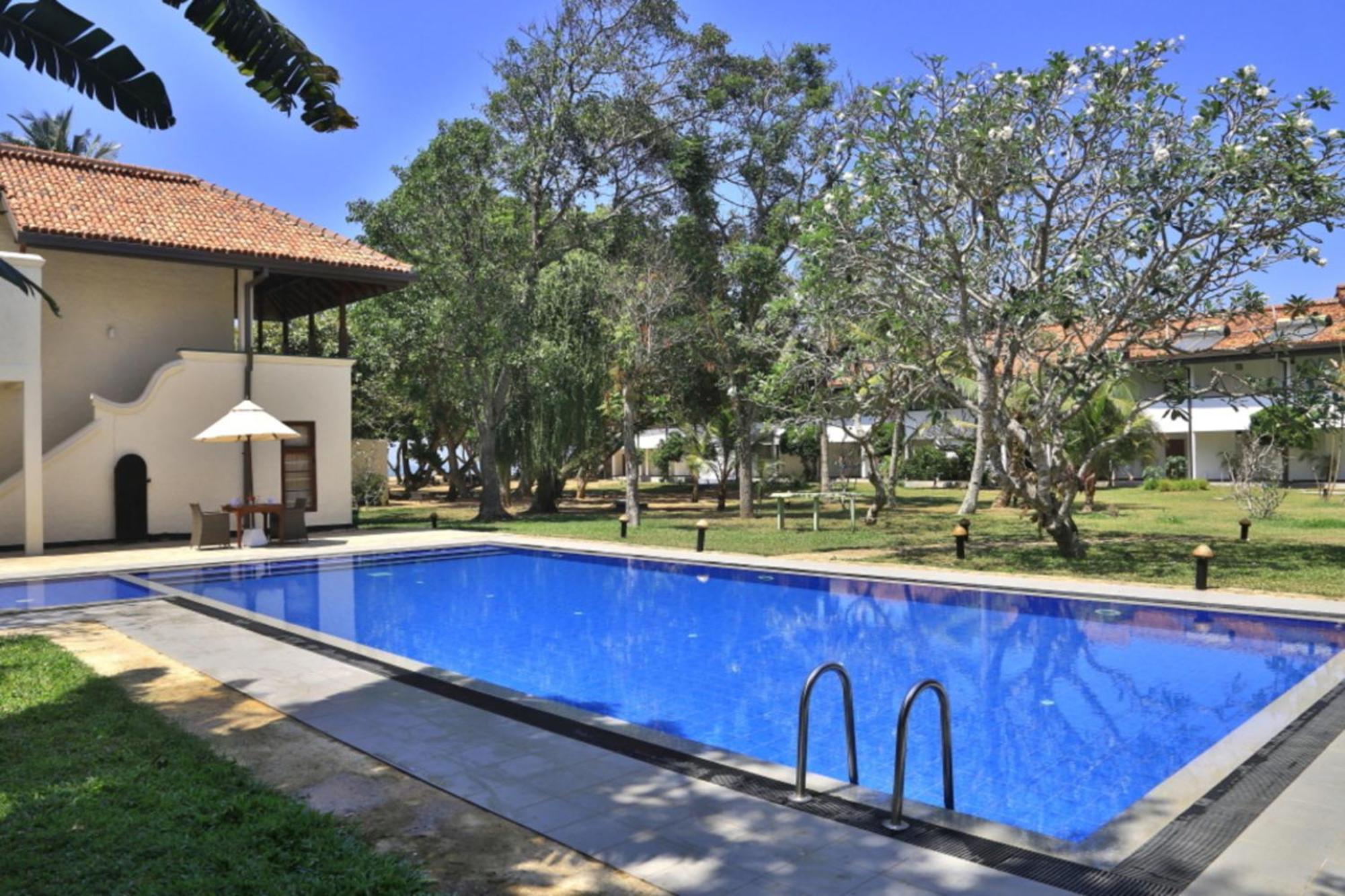 Hibiscus Beach Hotel & Villas Kalutara Exterior photo